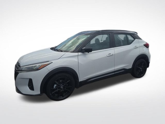 Used 2023 Nissan Kicks SR w/ SR Premium Package FWD image 6