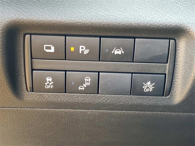 Used 2021 Nissan Kicks S image 34