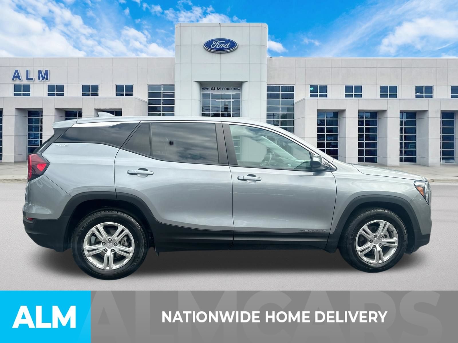 Used 2024 GMC Terrain SLE FWD image 4