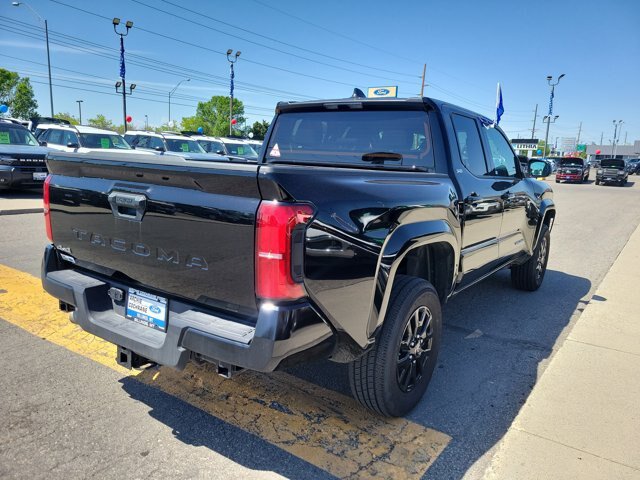 Used 2025 Toyota Tacoma SR5 AWD/4WD image 5