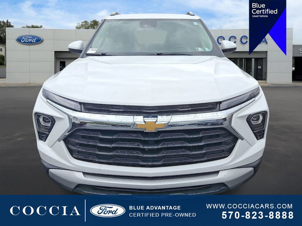 Used 2024 Chevrolet TrailBlazer LT w/ LT Cold Weather Package AWD/4WD image 2