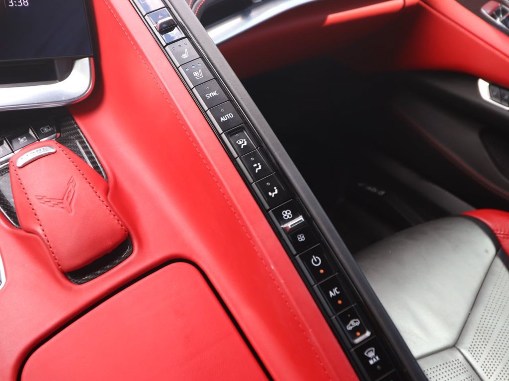 Used 2021 Chevrolet Corvette Stingray Premium Cpe w/ Z51 Performance Package RWD image 19