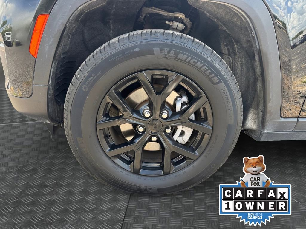 Used 2025 Jeep Grand Cherokee Altitude AWD/4WD image 17