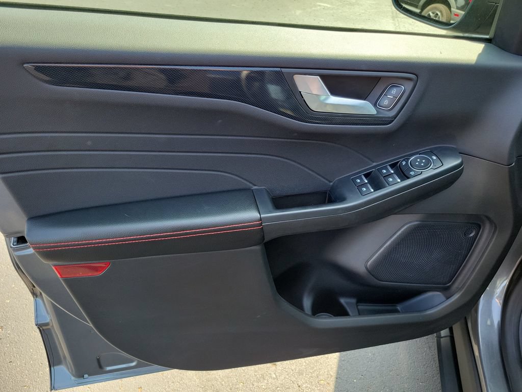 Certified 2024 Ford Escape ST-Line w/ Tech Pack #1 FWD image 6