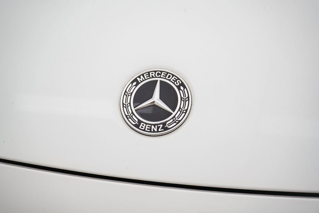 Used 2025 Mercedes-Benz GLB 250 4MATIC image 11