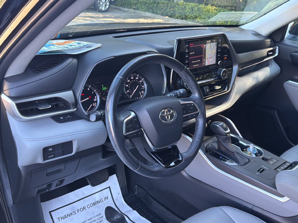Used 2020 Toyota Highlander XLE FWD image 6