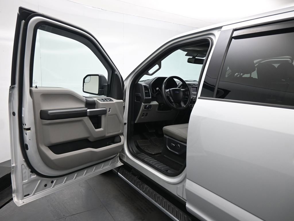 Certified 2018 Ford F150 XLT w/ Equipment Group 301A Mid image 38