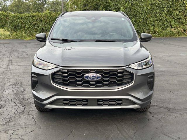 Certified 2024 Ford Escape ST-Line w/ Tech Pack #1 AWD/4WD image 8