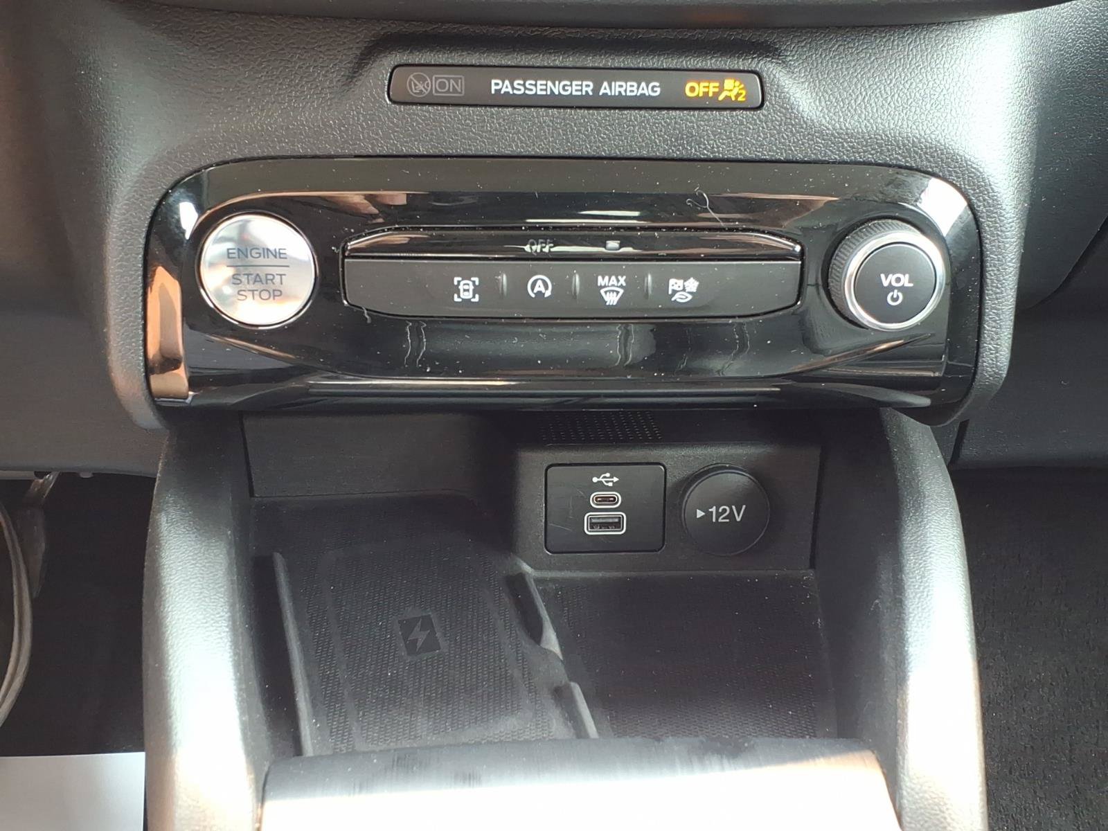 Certified 2025 Ford Escape Platinum AWD/4WD image 18
