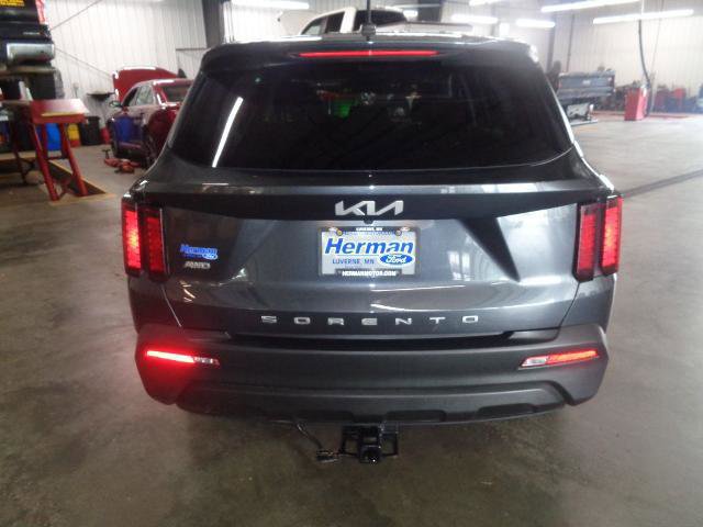 Used 2022 Kia Sorento LX image 4