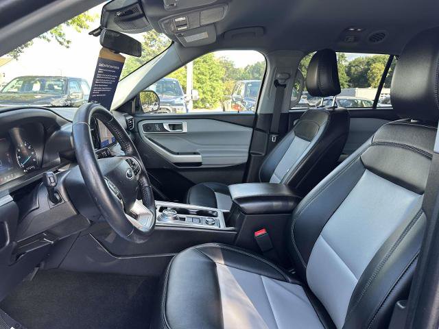 Certified 2023 Ford Explorer XLT w/ Equipment Group 202A AWD/4WD image 9