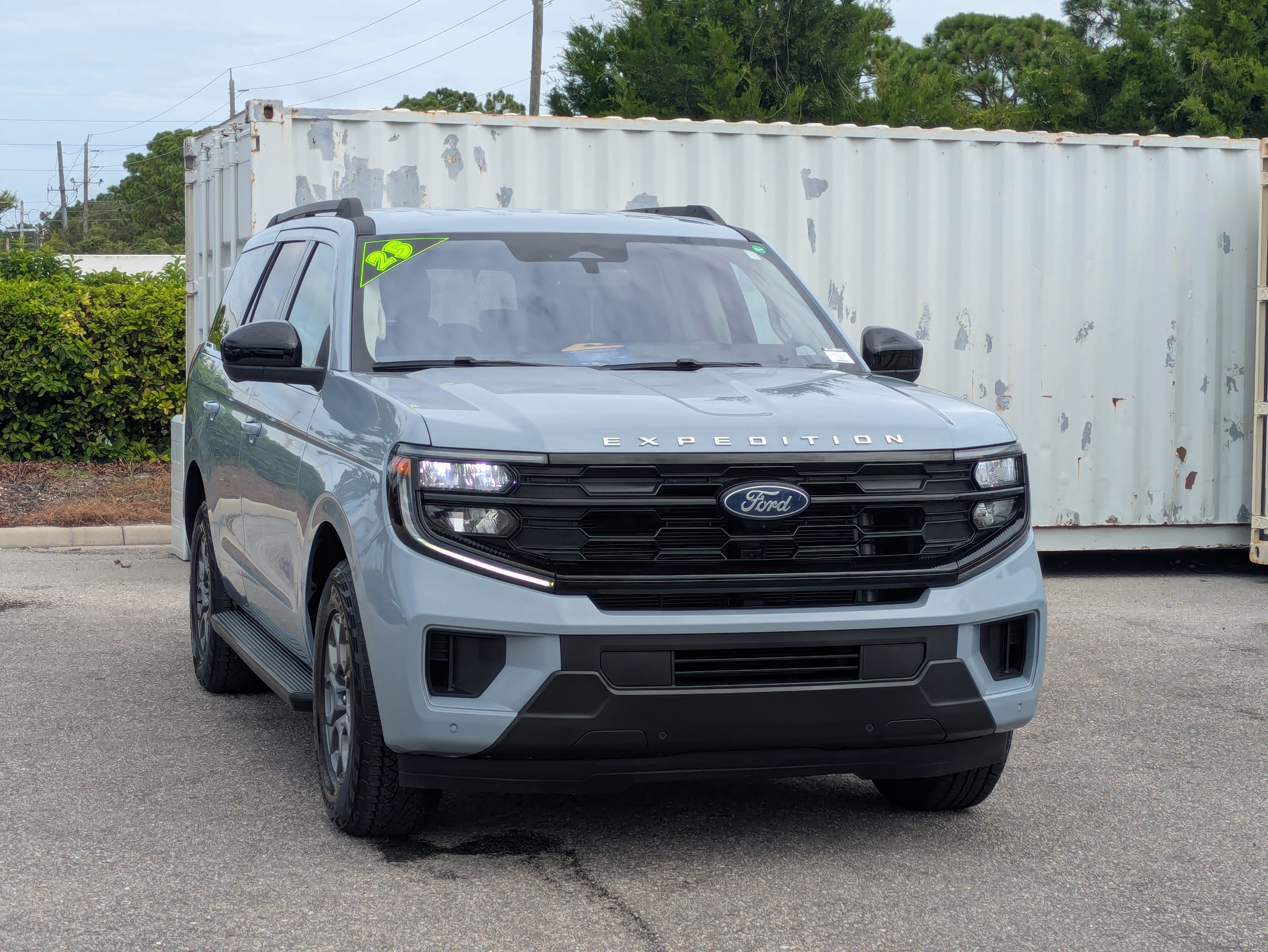 Certified 2025 Ford Expedition Active RWD image 1