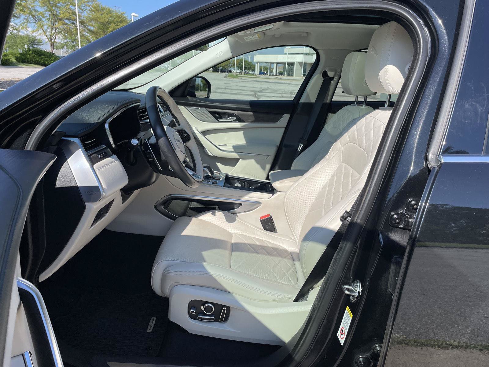 Used 2023 Jaguar F-PACE S AWD/4WD image 17