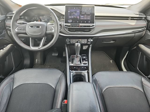 Used 2025 Jeep Compass Trailhawk AWD/4WD image 10