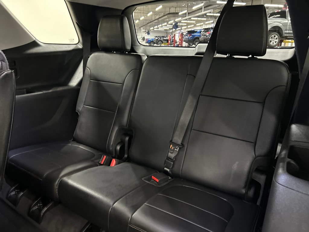 Used 2019 Chevrolet Traverse RS w/ LPO, Floor Liner Package AWD/4WD image 30