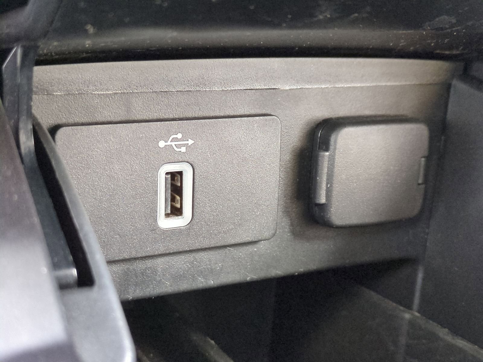 Certified 2017 Ford Explorer Limited w/ Equipment Group 301A image 39