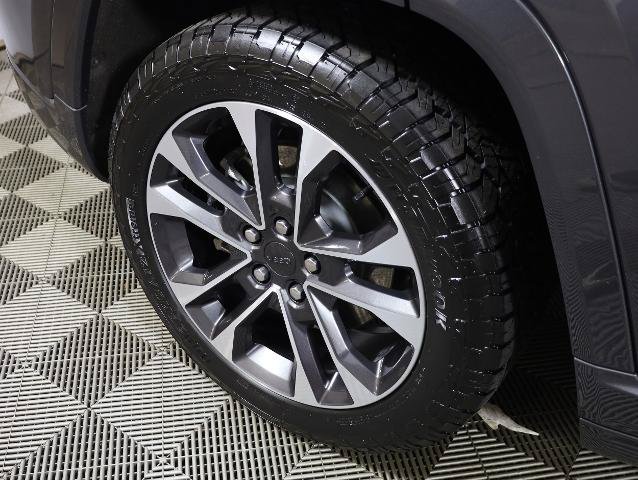 Used 2022 Jeep Grand Cherokee Overland w/ Advanced Protech Group III AWD/4WD image 40