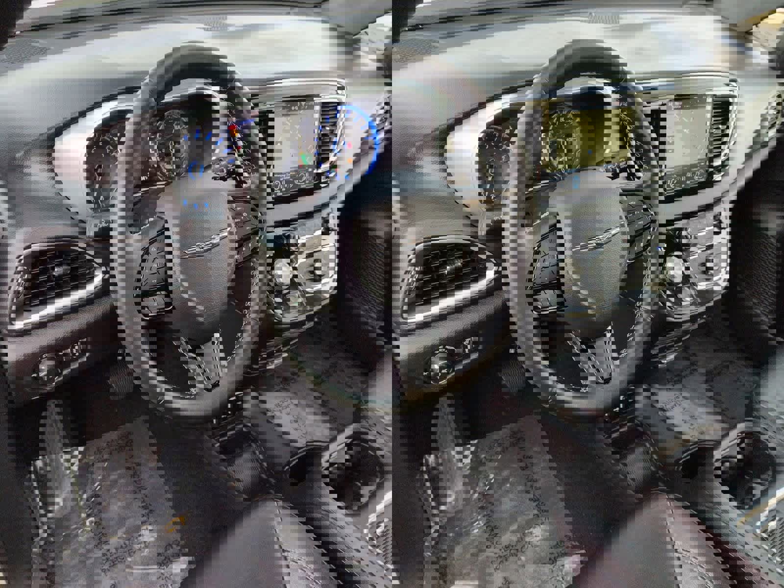 Used 2020 Chrysler Pacifica Touring-L Plus w/ Advanced Safetytec Group image 10