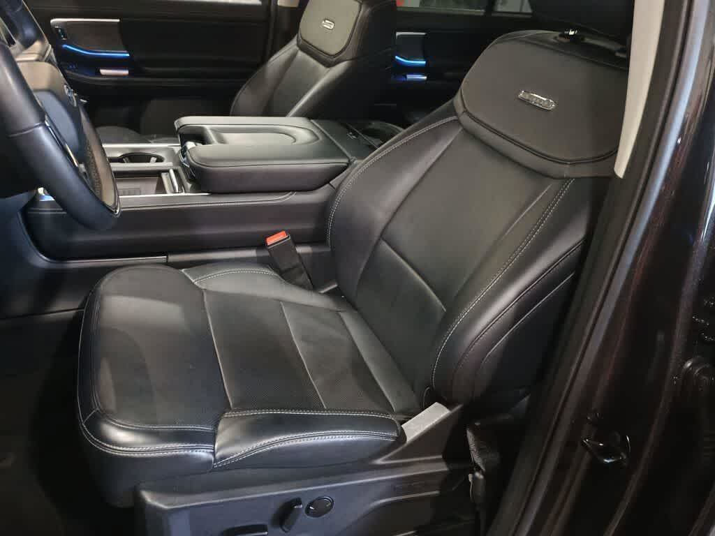 Certified 2025 Ford Expedition Platinum AWD/4WD image 10