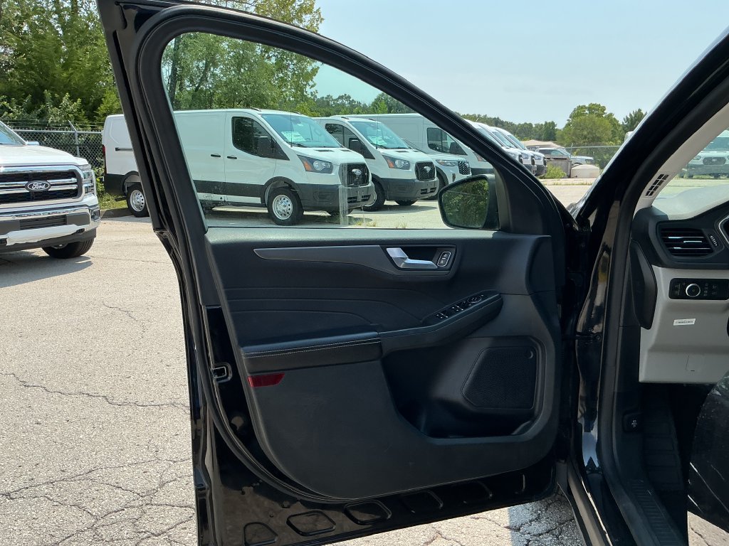 Certified 2023 Ford Escape SE FWD image 14