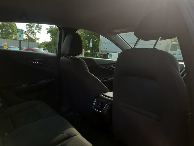 Used 2025 Chevrolet Malibu LT FWD image 16