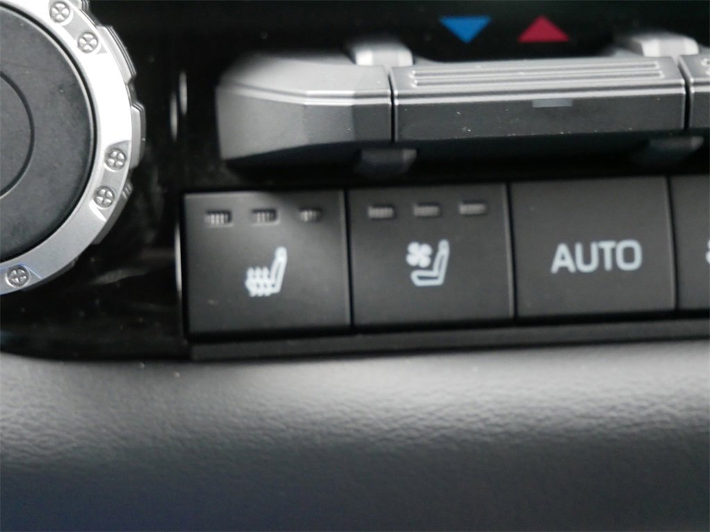 Used 2025 Toyota Sequoia Platinum image 24