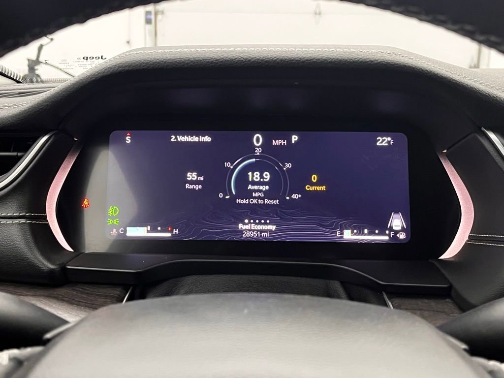 Used 2023 Jeep Grand Cherokee L Limited w/ Black Appearance Package image 23