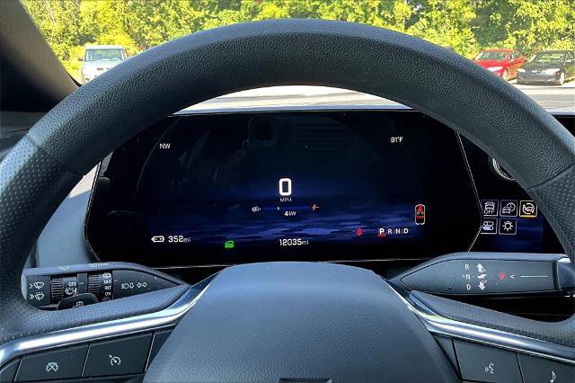 Used 2025 Chevrolet Equinox EV LT image 20