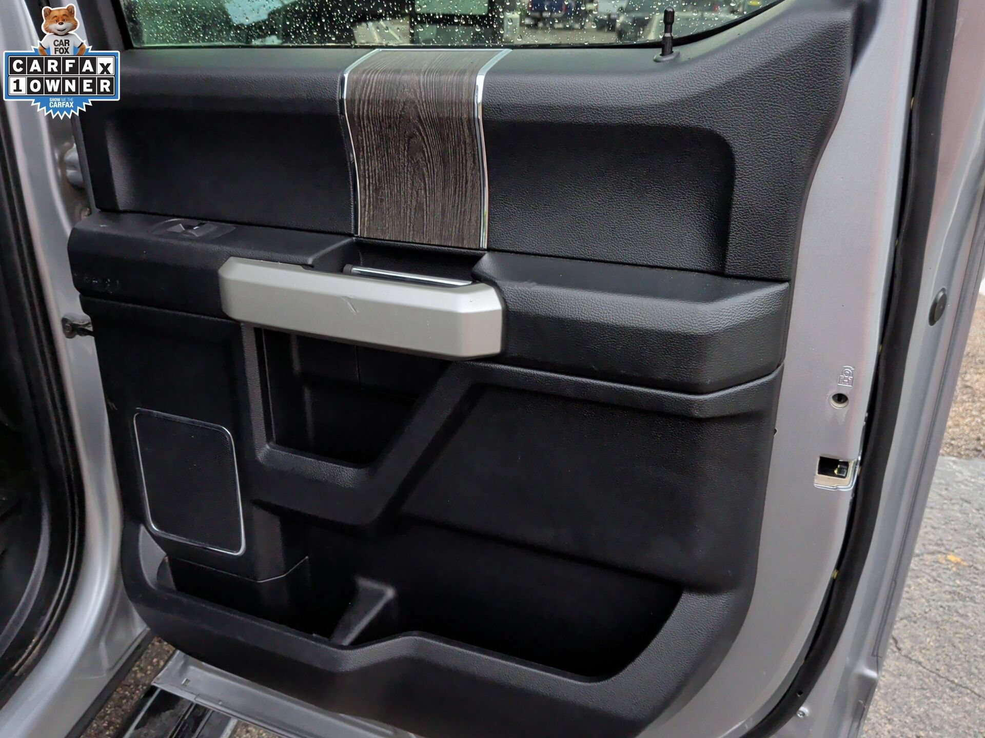Certified 2020 Ford F550 4x4 Crew Cab Super Duty w/ Lariat Value Package image 22