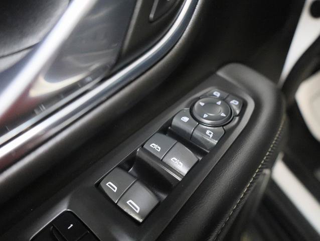 Used 2023 GMC Yukon XL SLT w/ SLT Premium Package AWD/4WD image 24