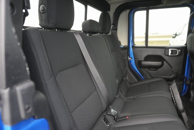 Used 2021 Jeep Gladiator Willys image 16