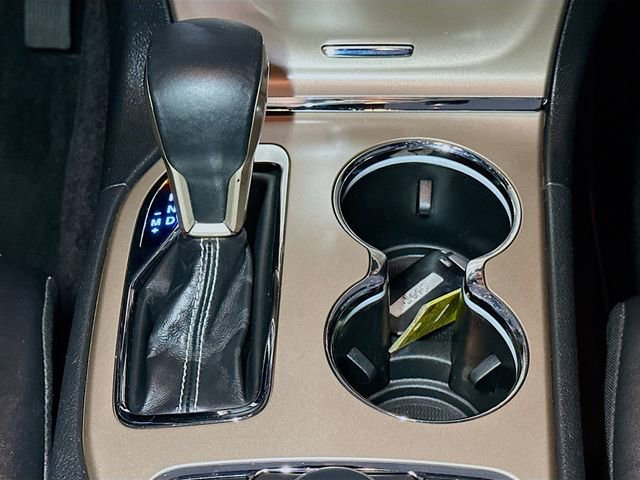 Used 2017 Jeep Grand Cherokee Limited image 17