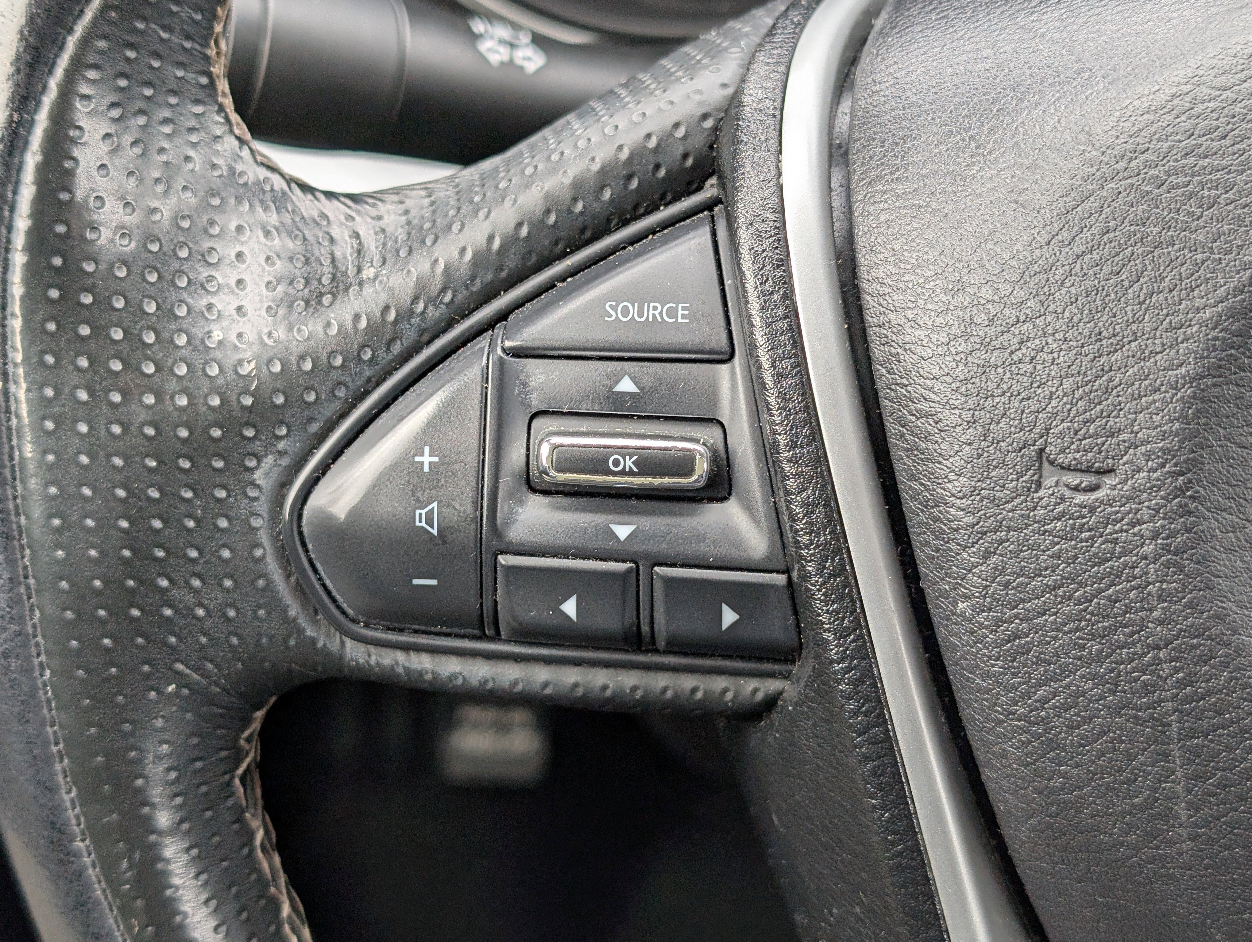 Used 2017 Nissan Maxima 3.5 SV image 22