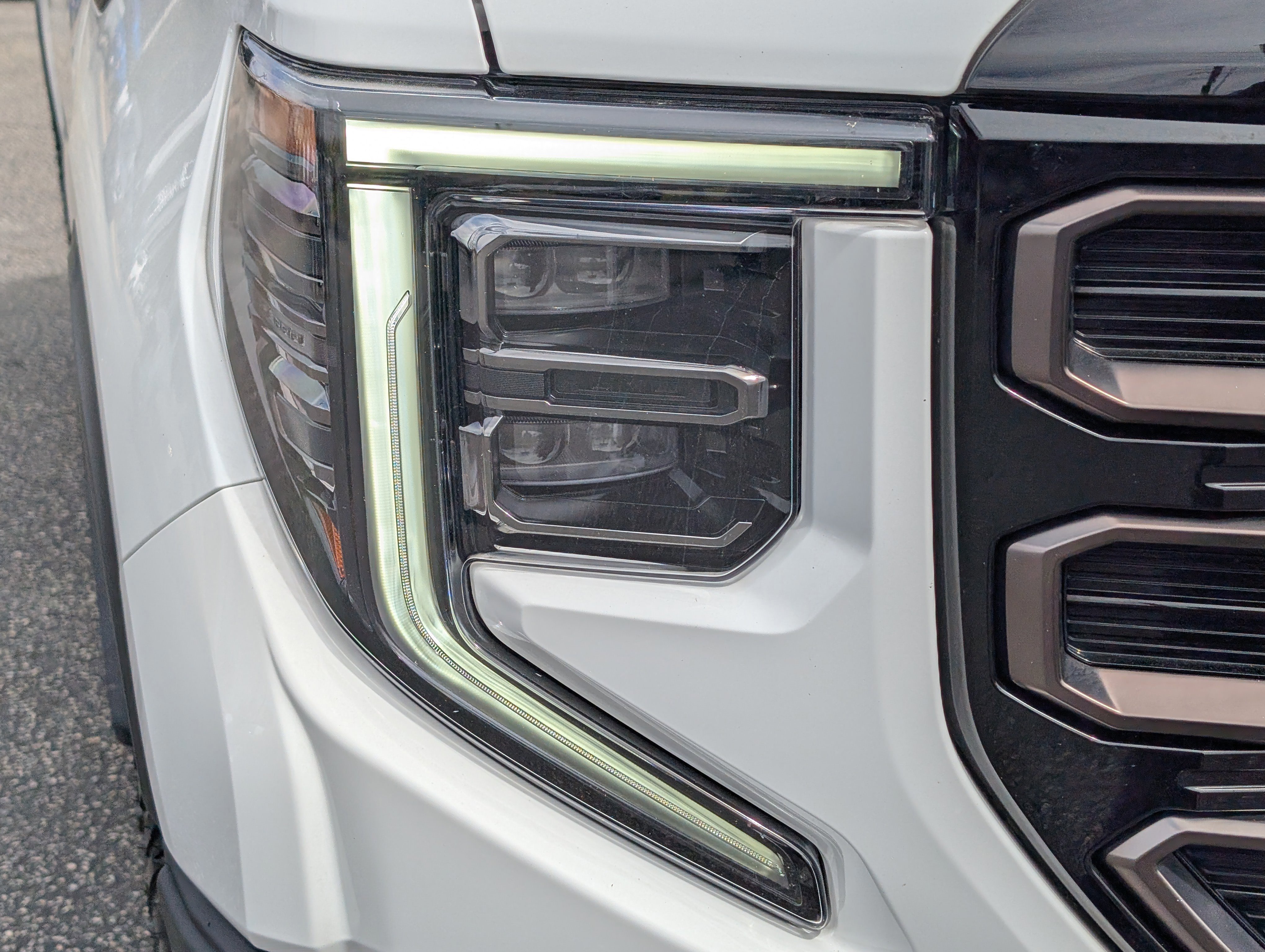 Used 2023 GMC Sierra 1500 AT4X image 10