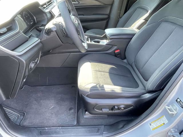 Used 2024 Jeep Grand Cherokee Laredo image 21