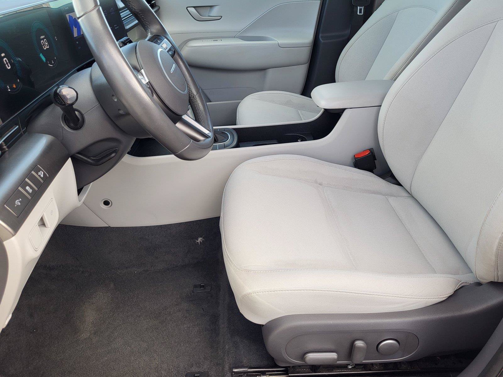 Used 2025 Hyundai Kona SEL FWD image 16