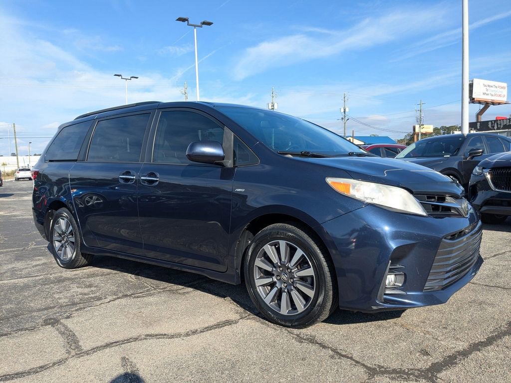 Used 2018 Toyota Sienna XLE Premium video 1
