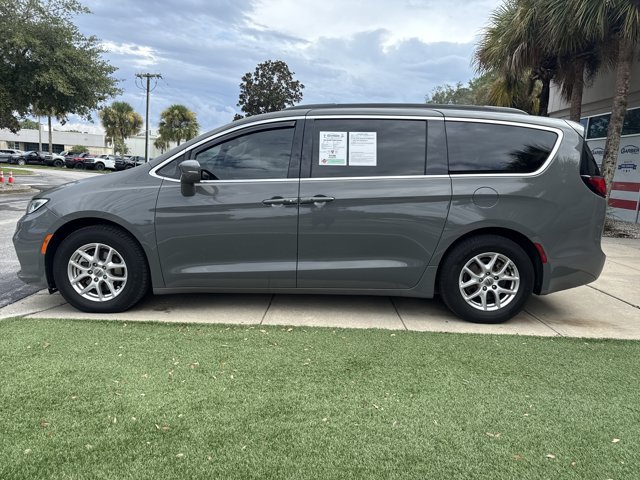 Used 2022 Chrysler Pacifica Touring-L FWD image 7