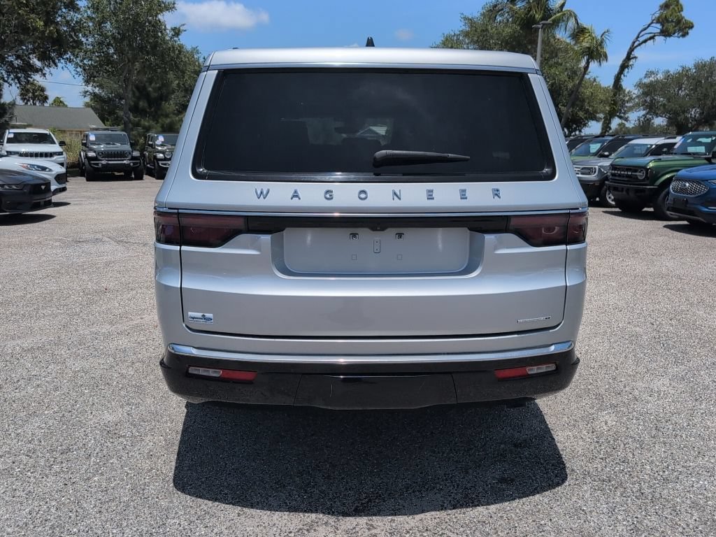 Used 2024 Jeep Wagoneer L Series II RWD image 4