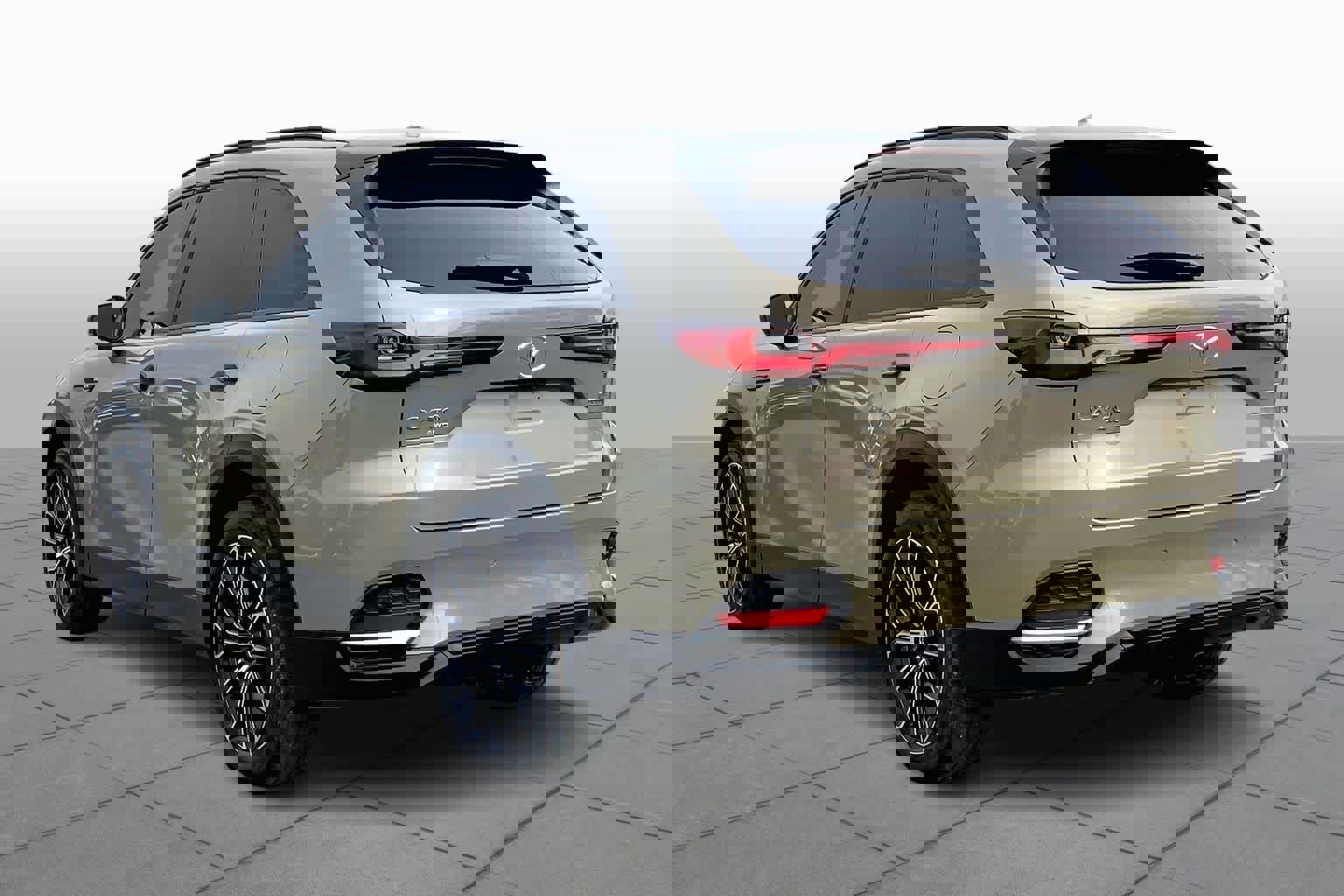 Used 2025 MAZDA CX-70 Plug-In Hybrid w/ Premium Plus image 11