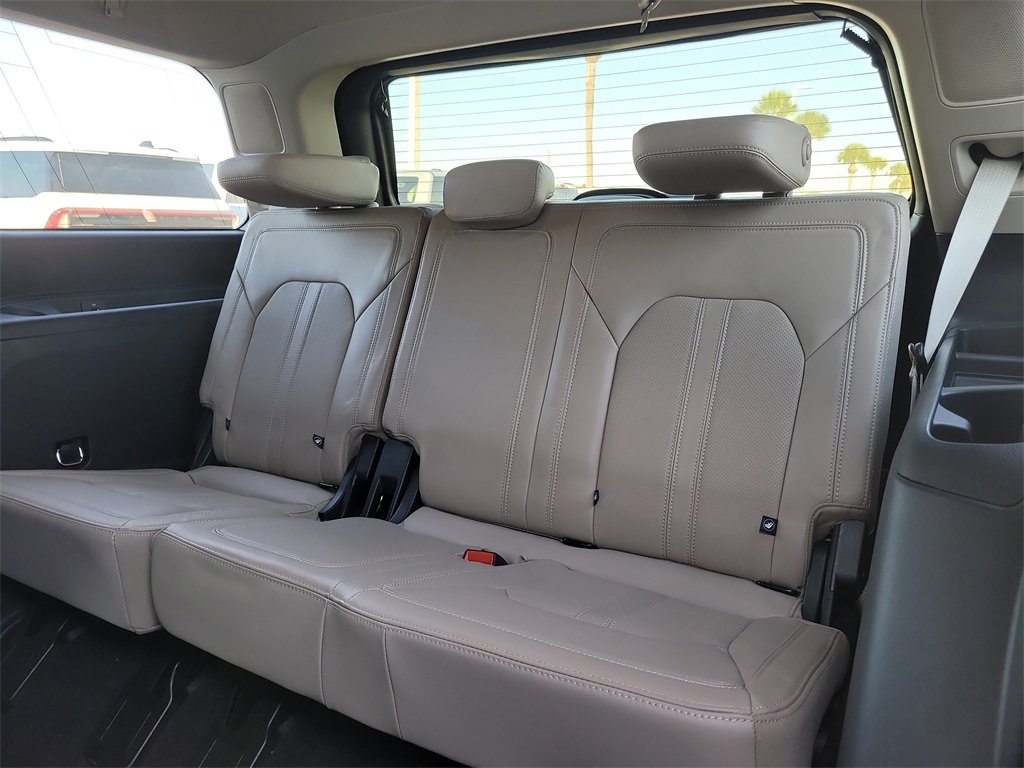 Certified 2023 Ford Expedition Limited image 13