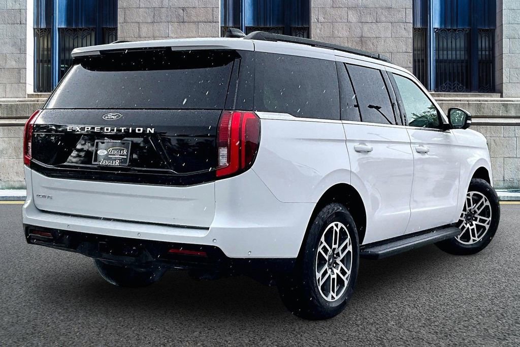 Certified 2025 Ford Expedition Active AWD/4WD image 11