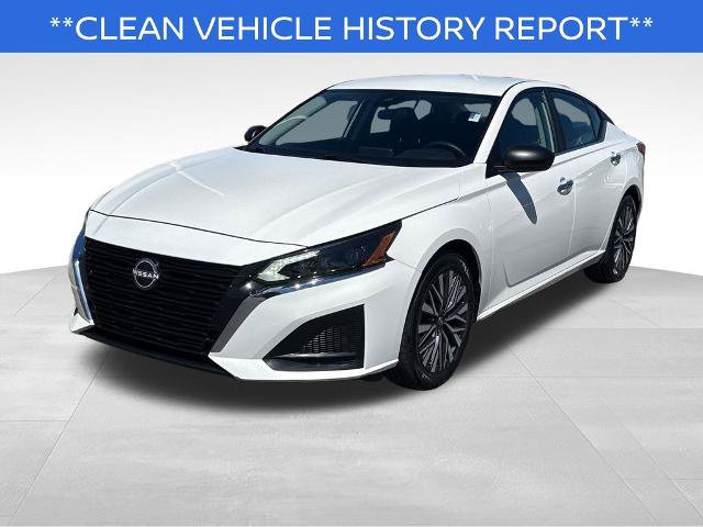 Used 2025 Nissan Altima 2.5 SV FWD image 2