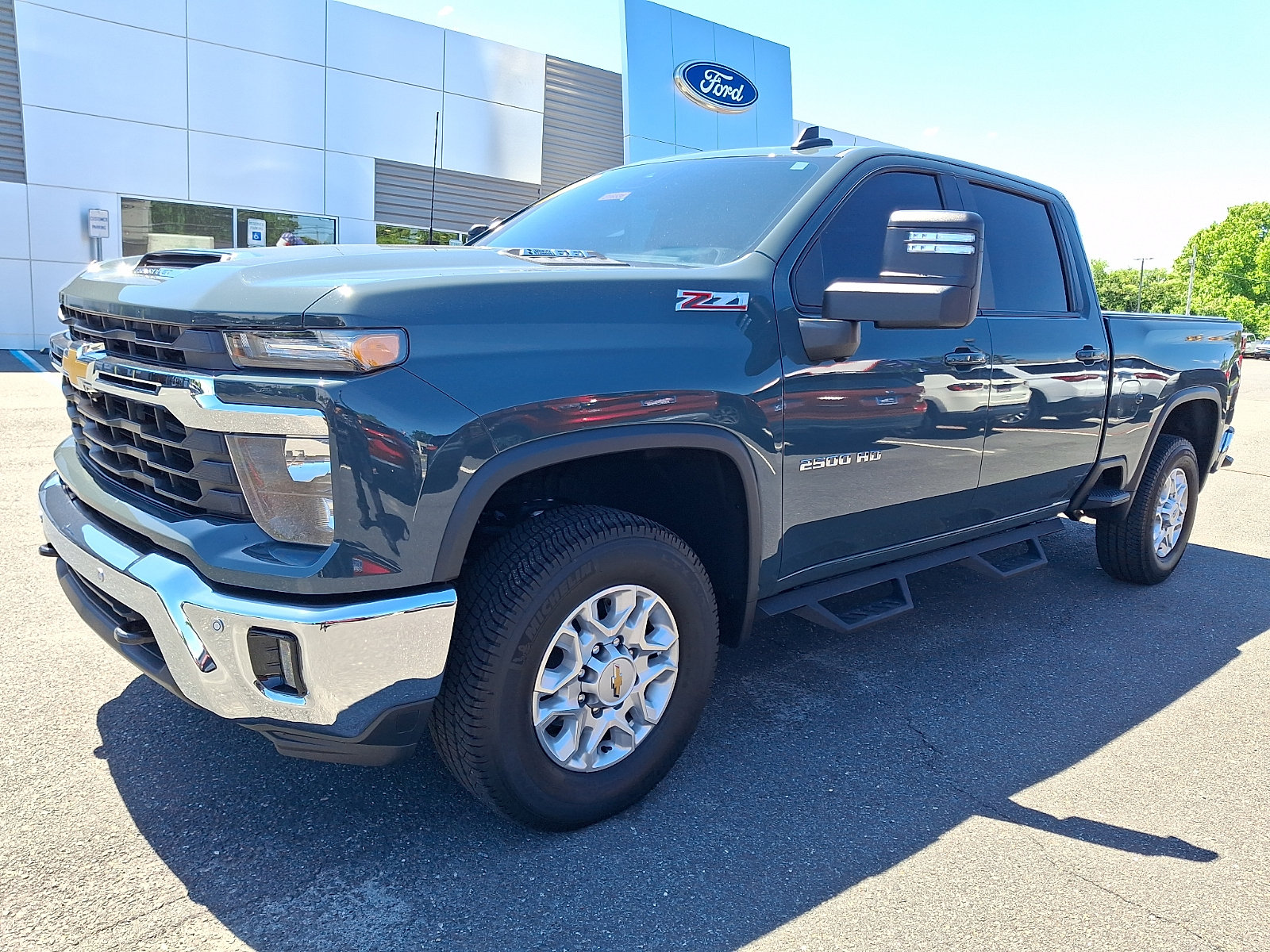 Used 2026 Chevrolet Silverado 2500 LT w/ All Star Edition AWD/4WD image 5