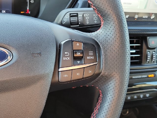 Certified 2024 Ford Escape ST-Line w/ Tech Pack #1 AWD/4WD image 16