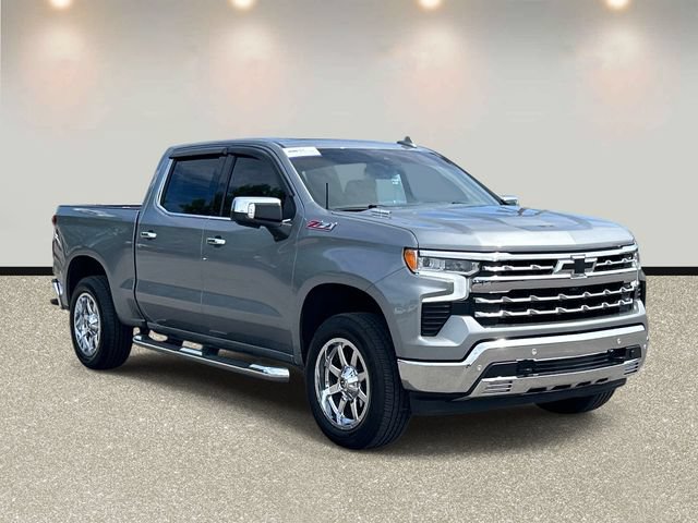 Used 2025 Chevrolet Silverado 1500 LTZ w/ LTZ Premium Package AWD/4WD image 3