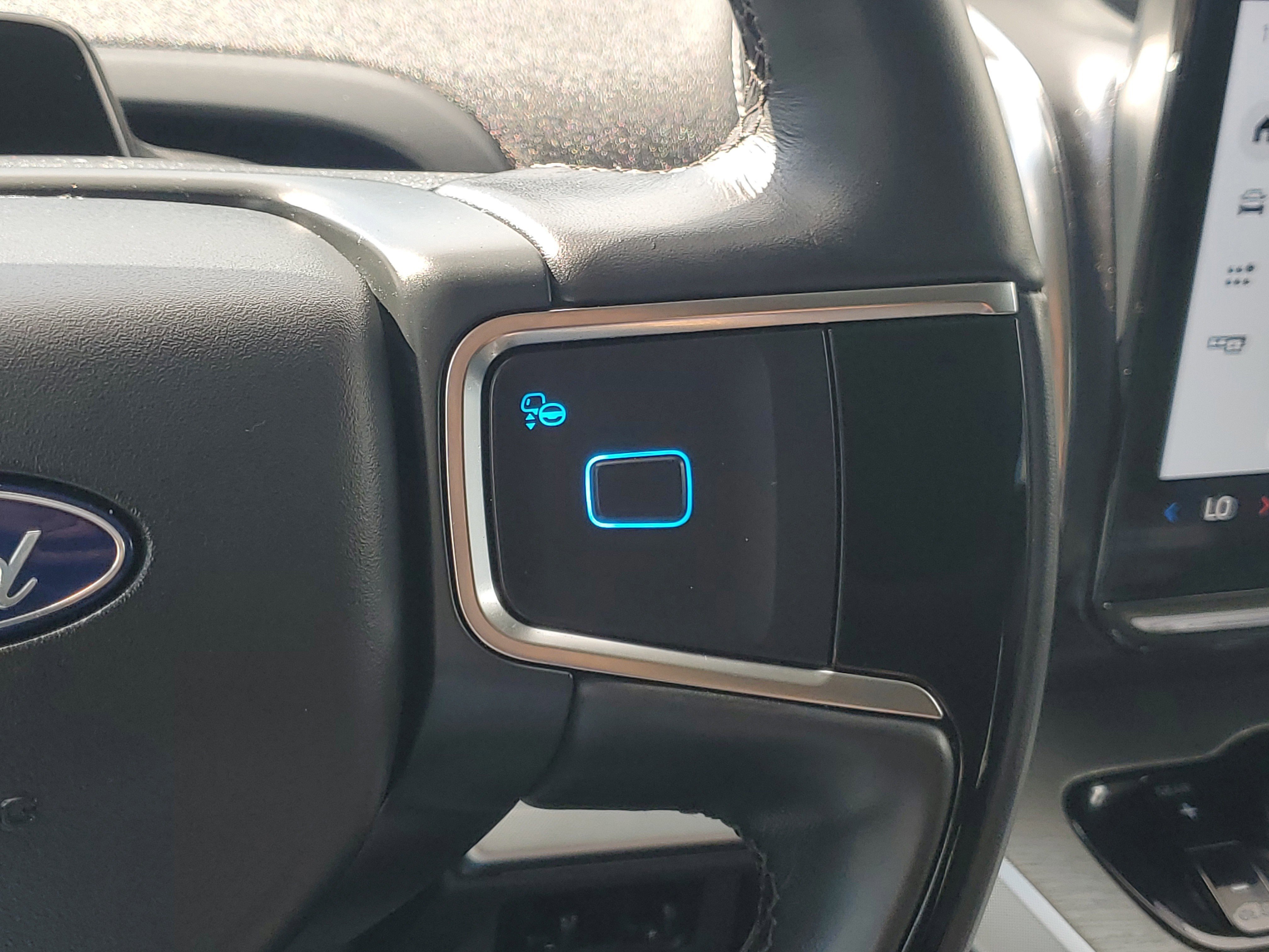 Certified 2025 Ford Expedition Max Platinum image 25