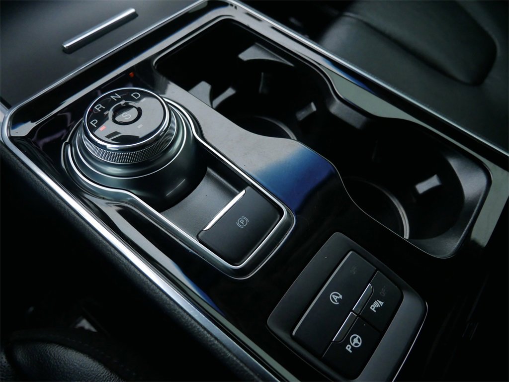 Certified 2020 Ford Edge Titanium w/ Equipment Group 301A image 19