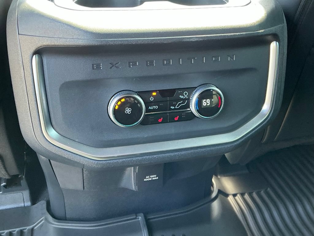 Certified 2025 Ford Expedition Max Platinum w/ Stealth Performance Package AWD/4WD image 34