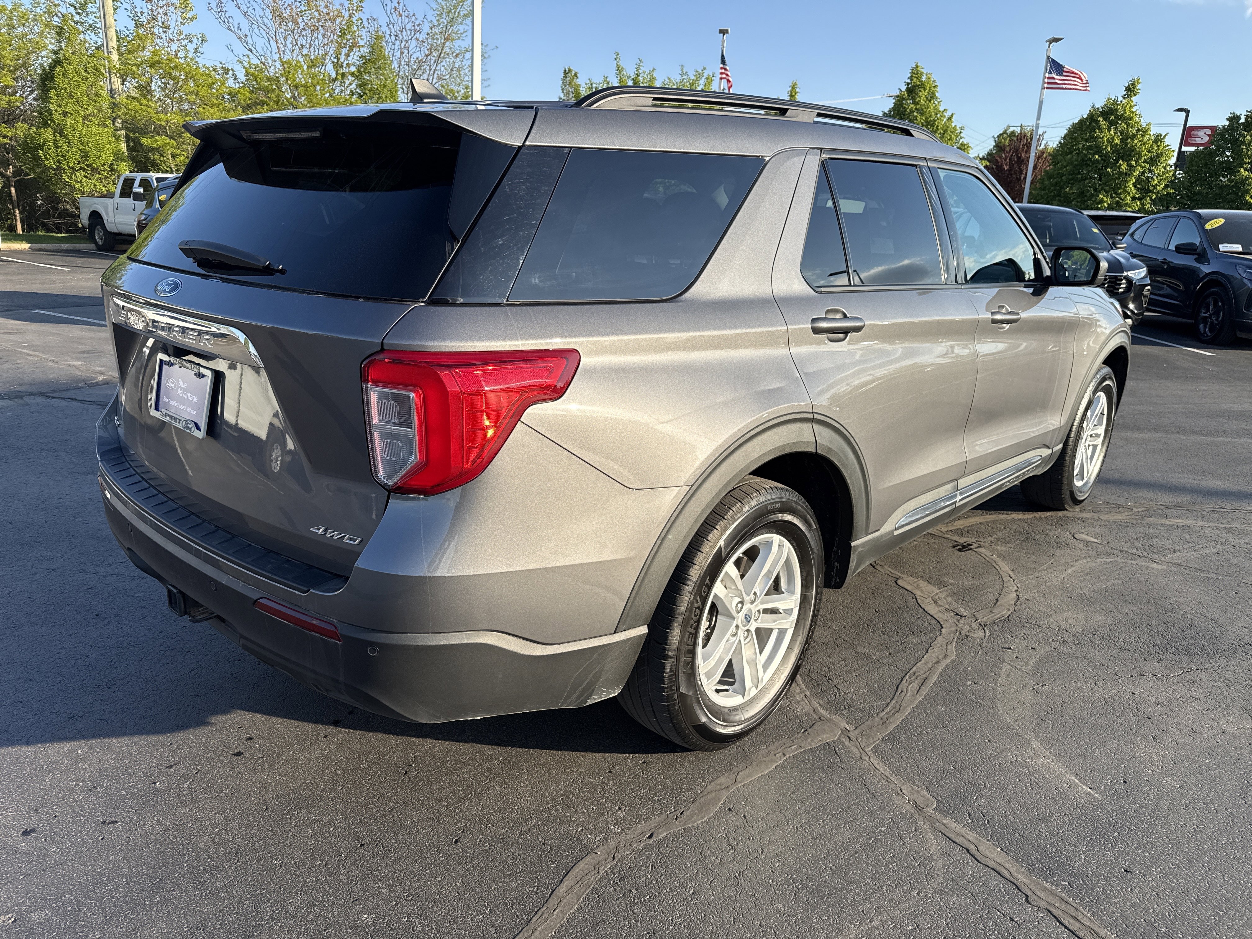 Certified 2022 Ford Explorer XLT w/ Class IV Trailer Tow Package AWD/4WD image 9